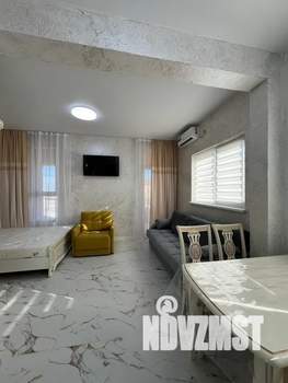 Студия квартира, посуточно, 39м2, 1/10 этаж