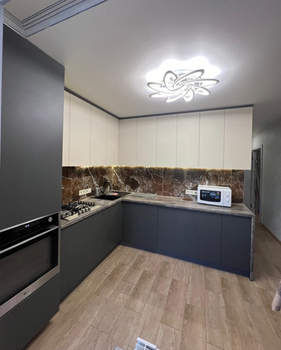 4-к квартира, вторичка, 100м2, 1/6 этаж