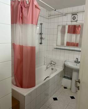 3-к квартира, вторичка, 63м2, 1/5 этаж
