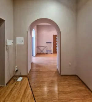 2-к квартира, вторичка, 113м2, 2/4 этаж