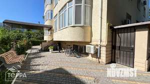 1-к квартира, вторичка, 52м2, 1/4 этаж