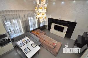 3-к квартира, вторичка, 200м2, 1/2 этаж
