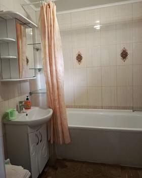 2-к квартира, вторичка, 50м2, 1/1 этаж