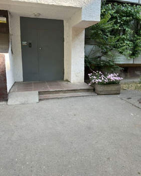 3-к квартира, вторичка, 63м2, 1/9 этаж