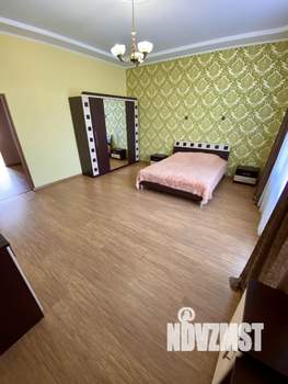 2-к квартира, вторичка, 113м2, 2/4 этаж