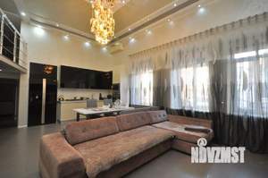 3-к квартира, вторичка, 200м2, 1/2 этаж