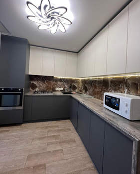 4-к квартира, вторичка, 100м2, 1/6 этаж