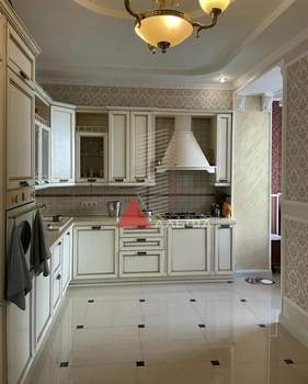 3-к квартира, вторичка, 77м2, 1/2 этаж