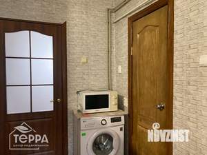 2-к квартира, вторичка, 38м2, 1/1 этаж