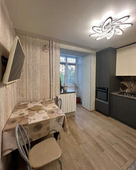 4-к квартира, вторичка, 100м2, 1/6 этаж