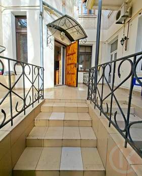 2-к квартира, вторичка, 72м2, 1/2 этаж