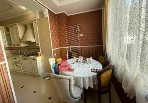 3-к квартира, вторичка, 77м2, 1/2 этаж